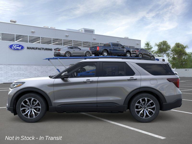 2025 Ford Explorer ST-Line photo 3