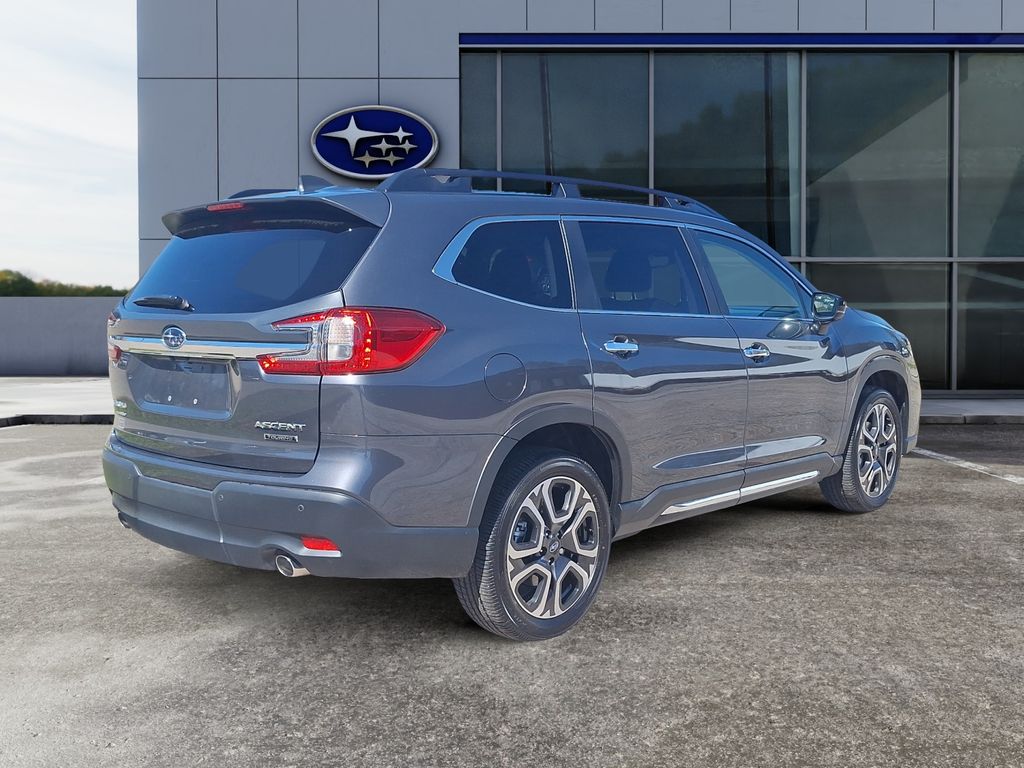 2025 Subaru Ascent Touring 7-Passenger photo 5