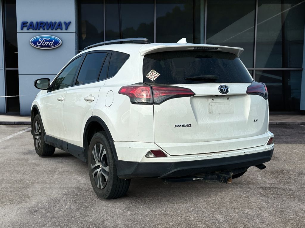 2016 Toyota RAV4 photo 4