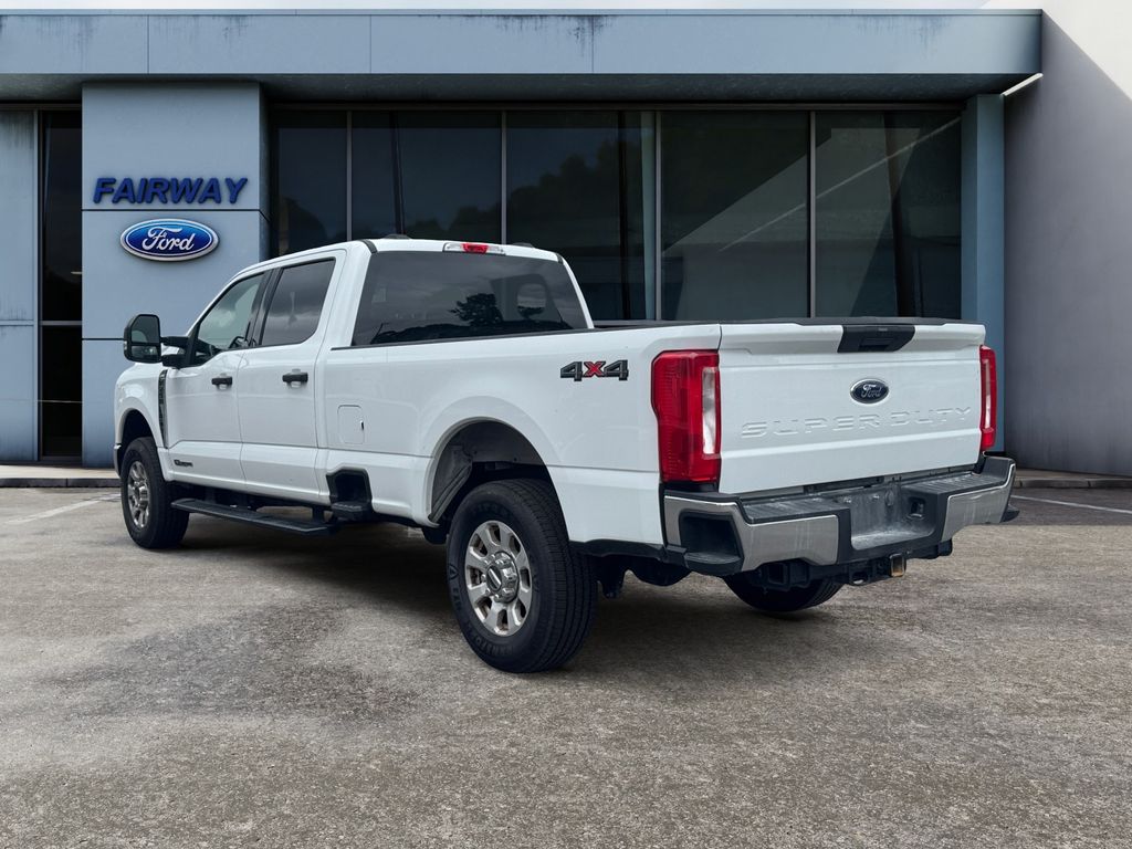 2024 Ford F-250 XLT photo 4