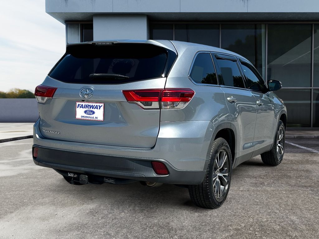 2019 Toyota Highlander LE I4 photo 5