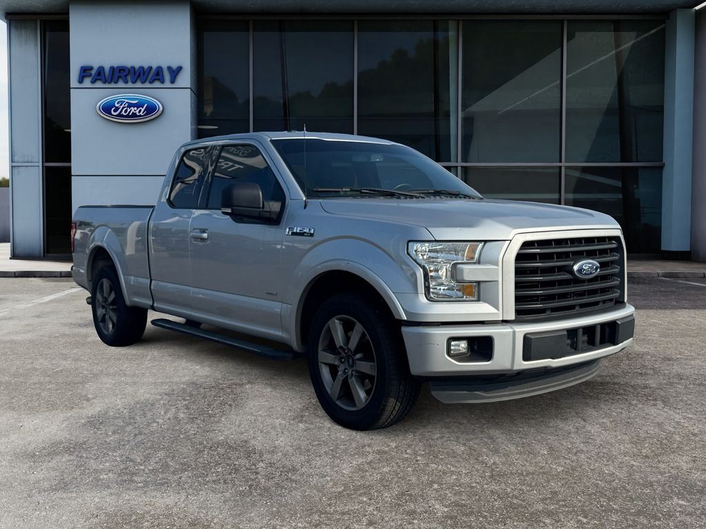 2015 Ford F-150 XLT photo 3
