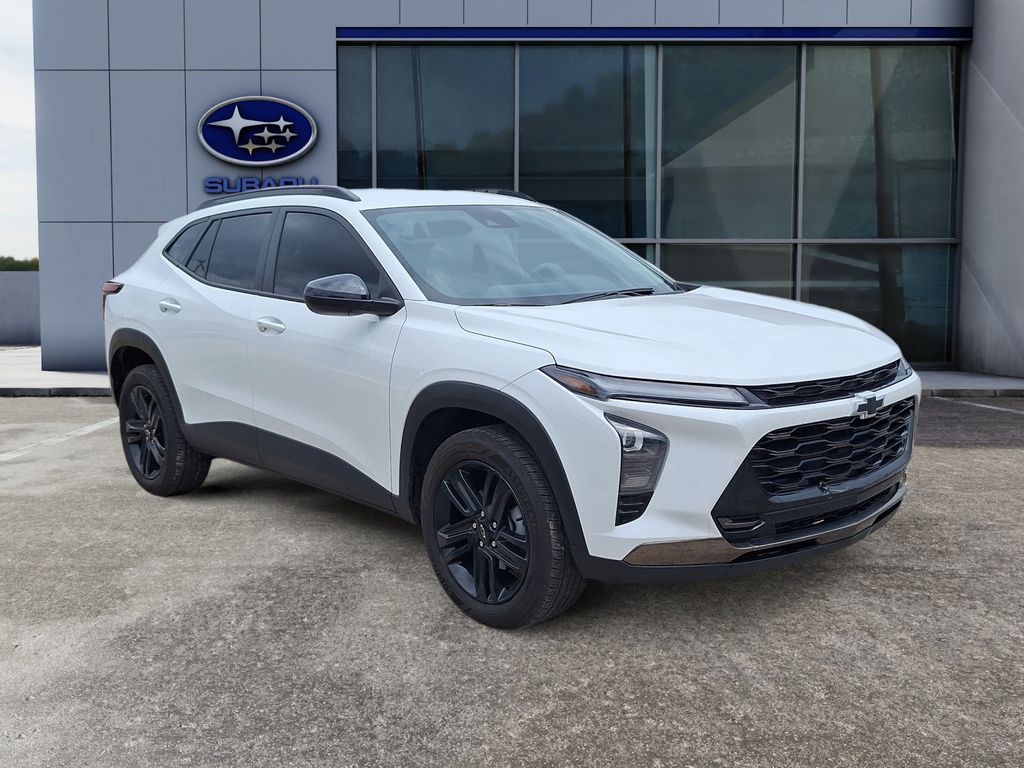 2025 Chevrolet Trax ACTIV photo 2