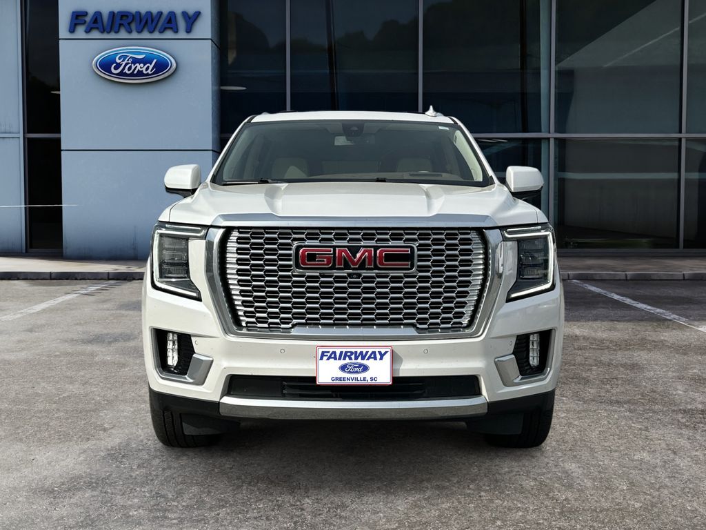 2021 GMC Yukon XL Denali photo 3