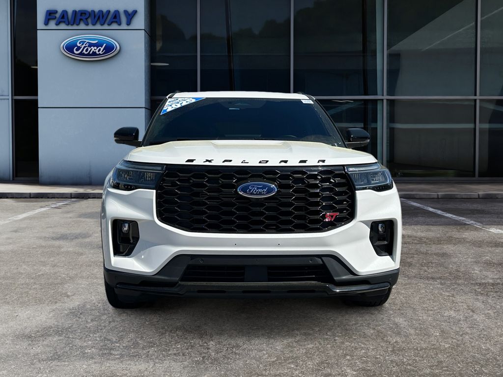 2025 Ford Explorer ST photo 2