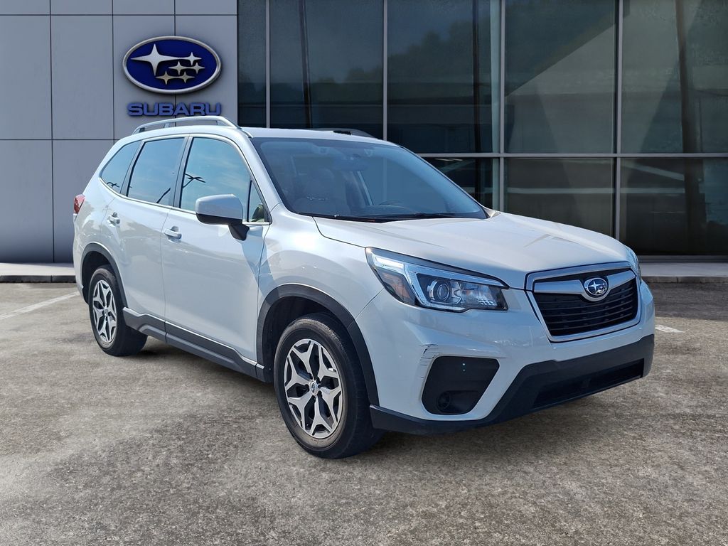2020 Subaru Forester Premium photo 3