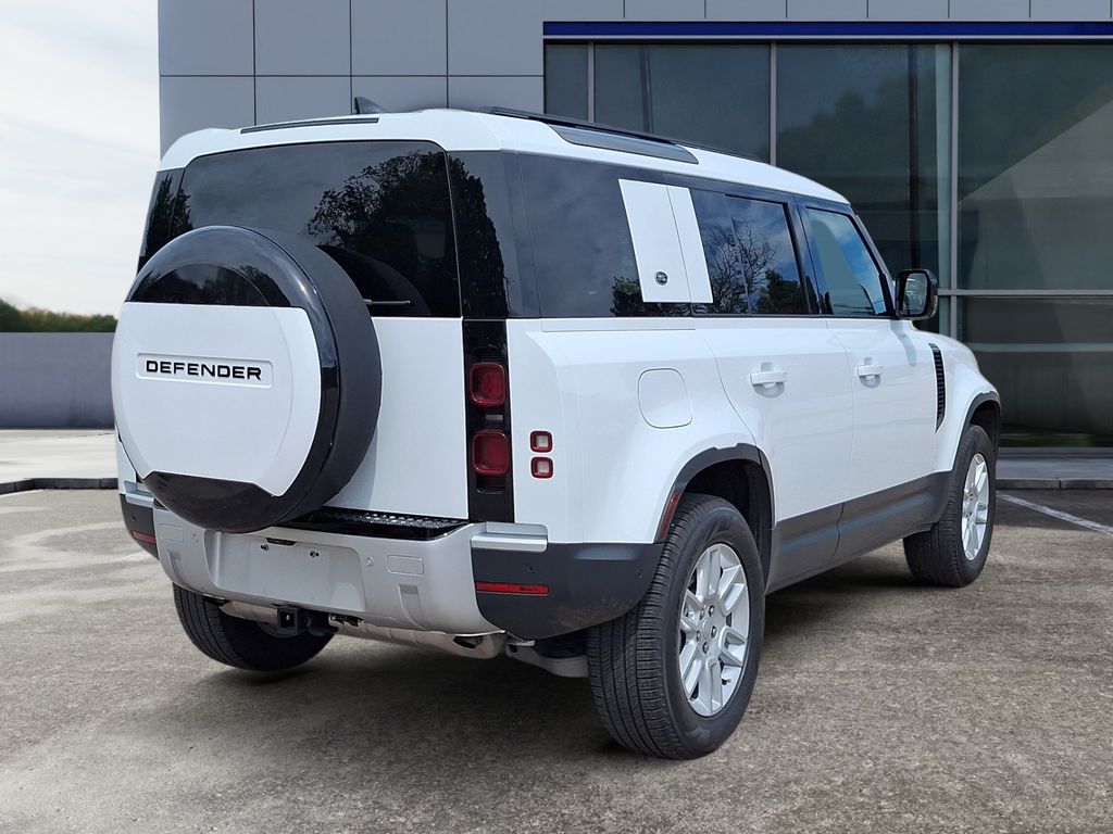 2024 Land Rover Defender 110 S photo 5