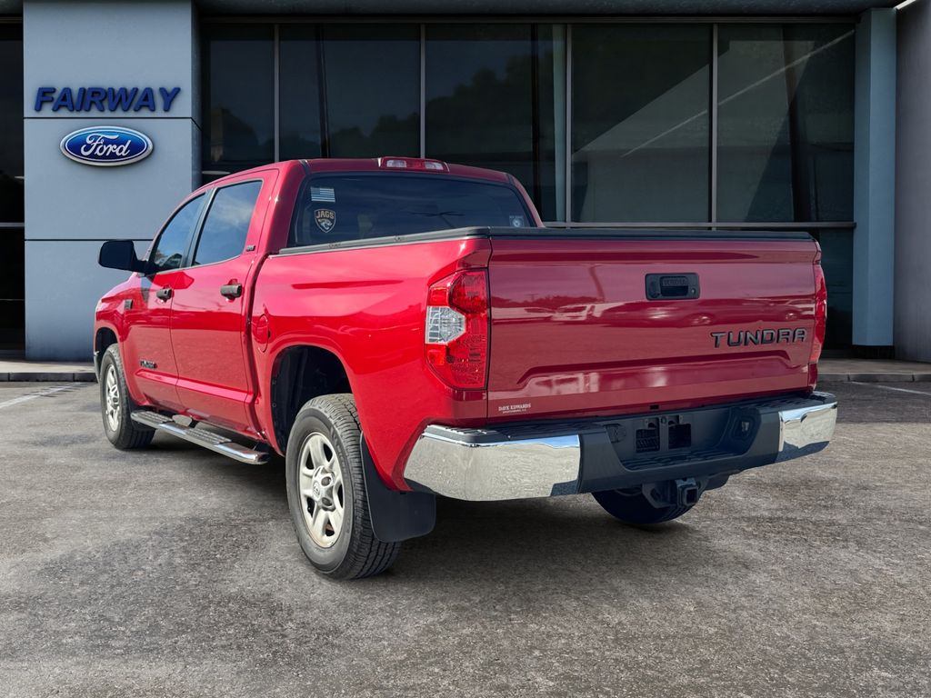 2018 Toyota Tundra SR5 CrewMax photo 4