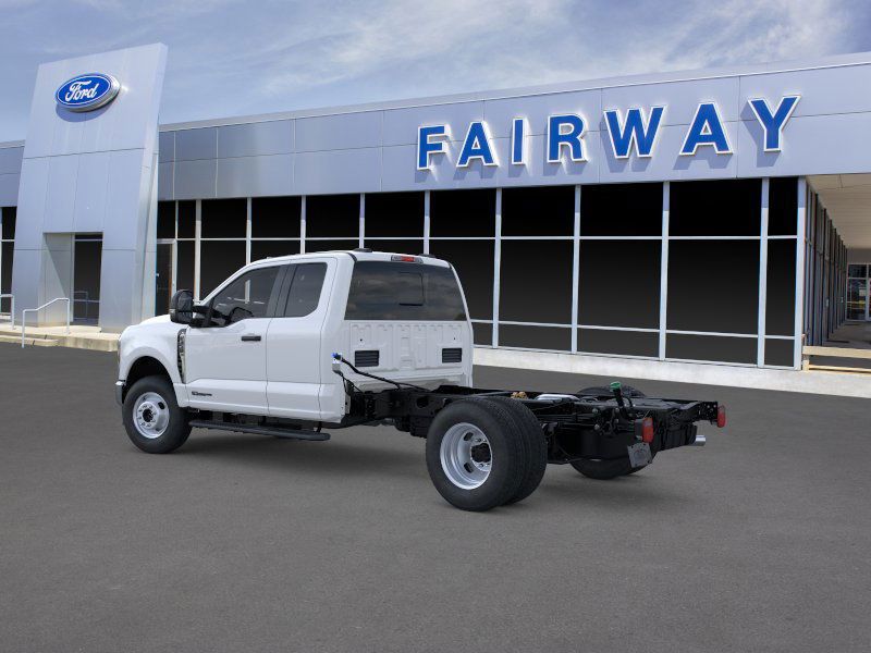 2025 Ford F-350 XL photo 2