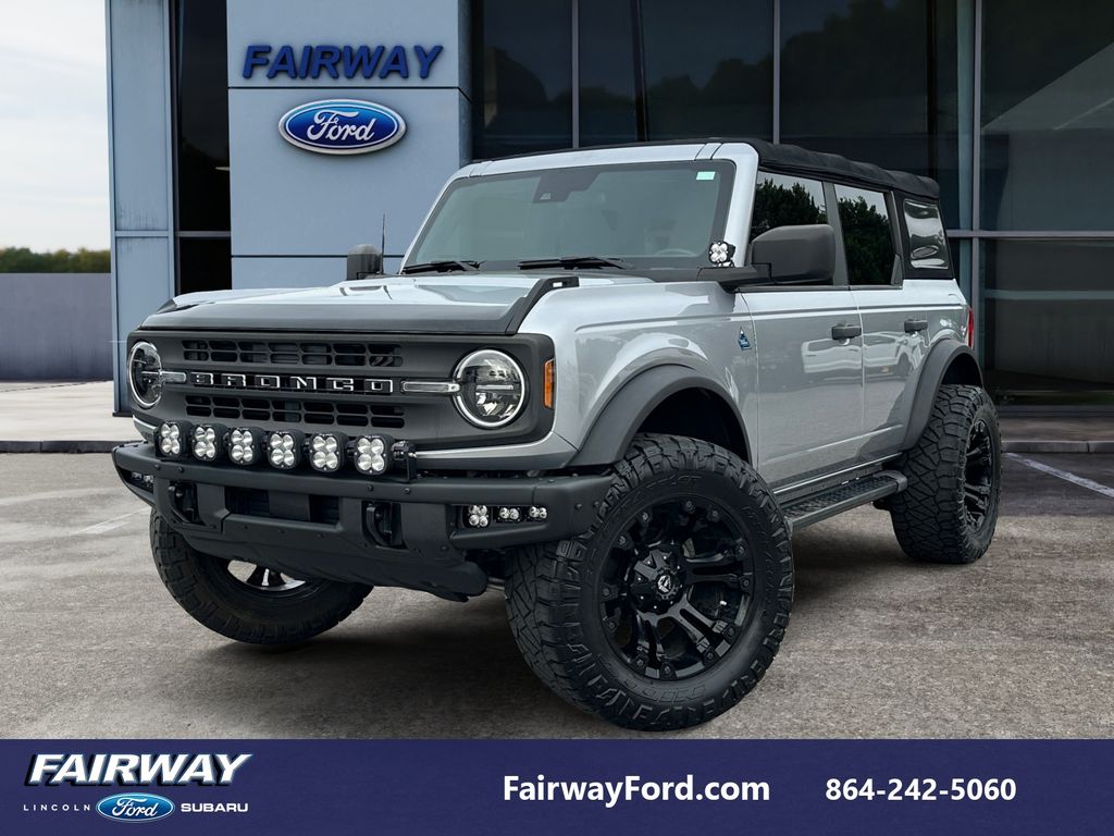 2021 Ford Bronco 4-Door Black Diamond's photo