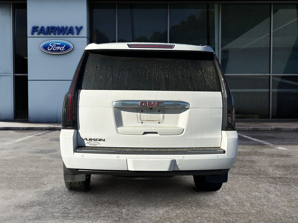 2017 GMC Yukon Denali photo 5
