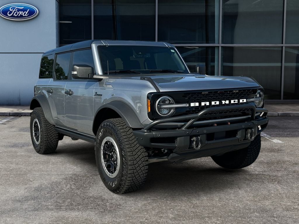 2024 Ford Bronco Wildtrak photo 2
