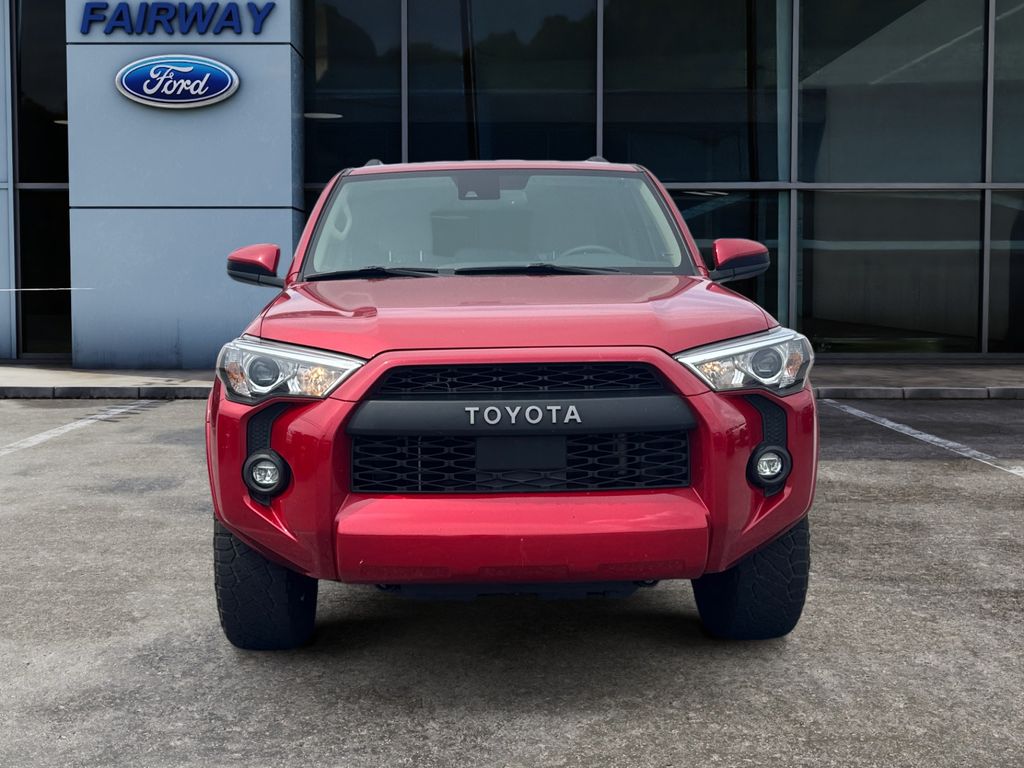 2022 Toyota 4Runner SR5 photo 2