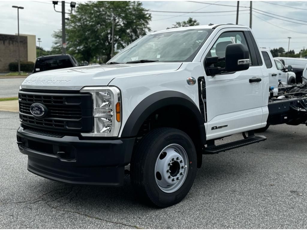 2024 Ford F-600 photo 4
