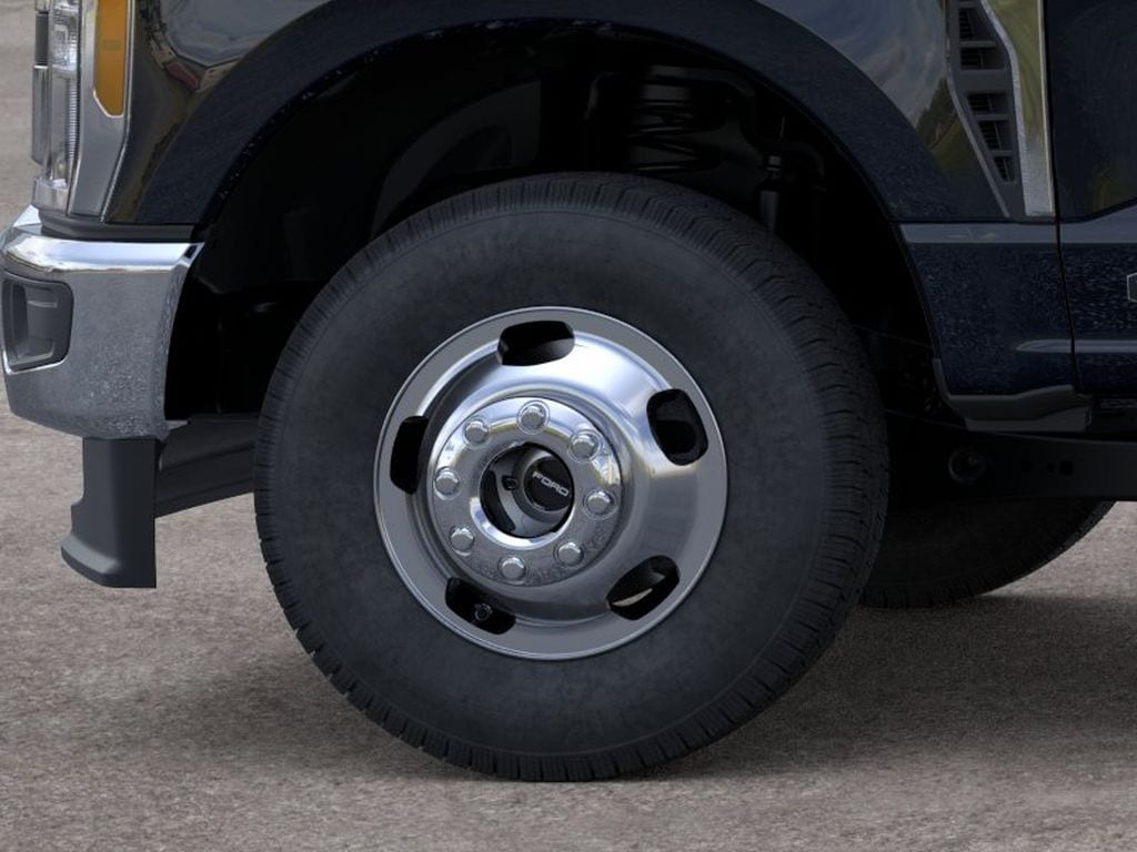 2025 Ford F-350 Super Duty Chassis Cab XLT - Photo 20
