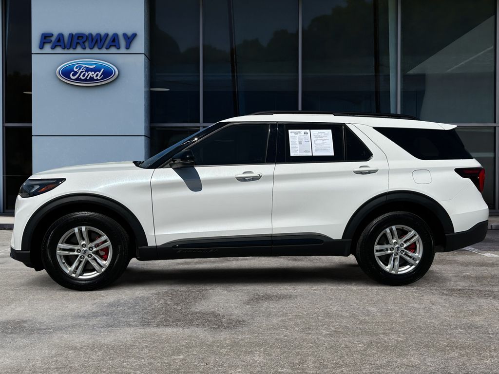 2025 Ford Explorer ST photo 6