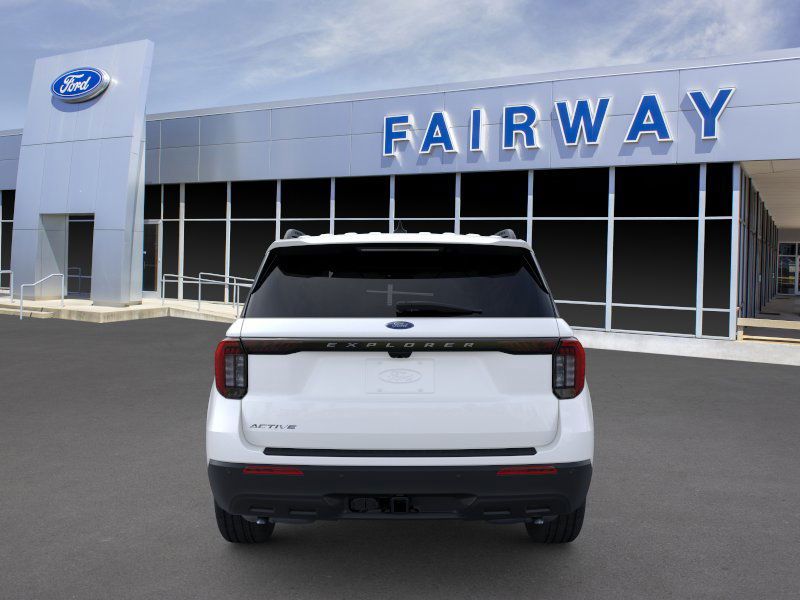 2025 Ford Explorer Active photo 5