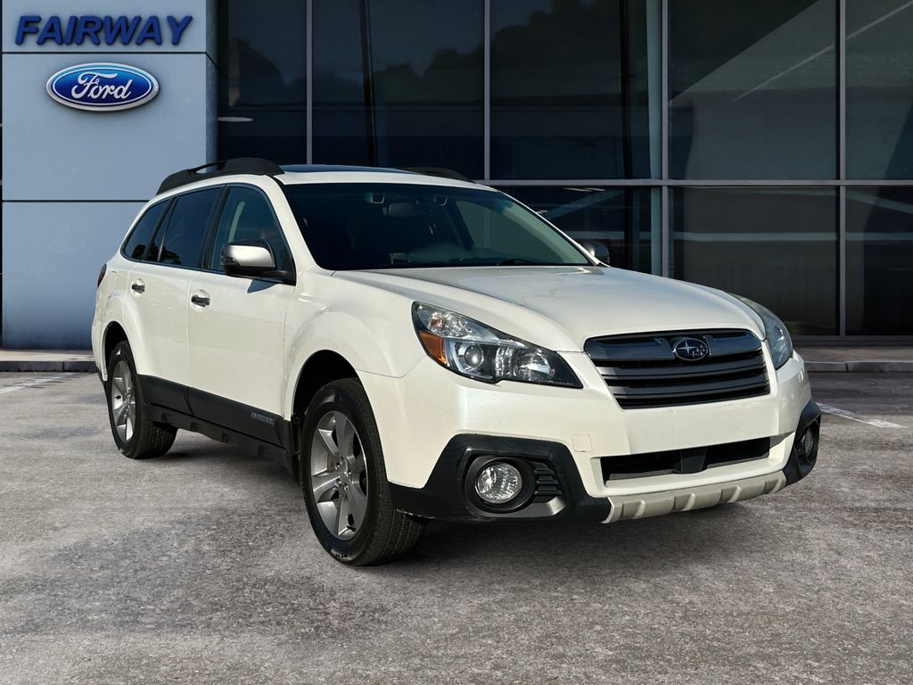 2014 Subaru Outback 2.5i Limited (CVT) photo 2