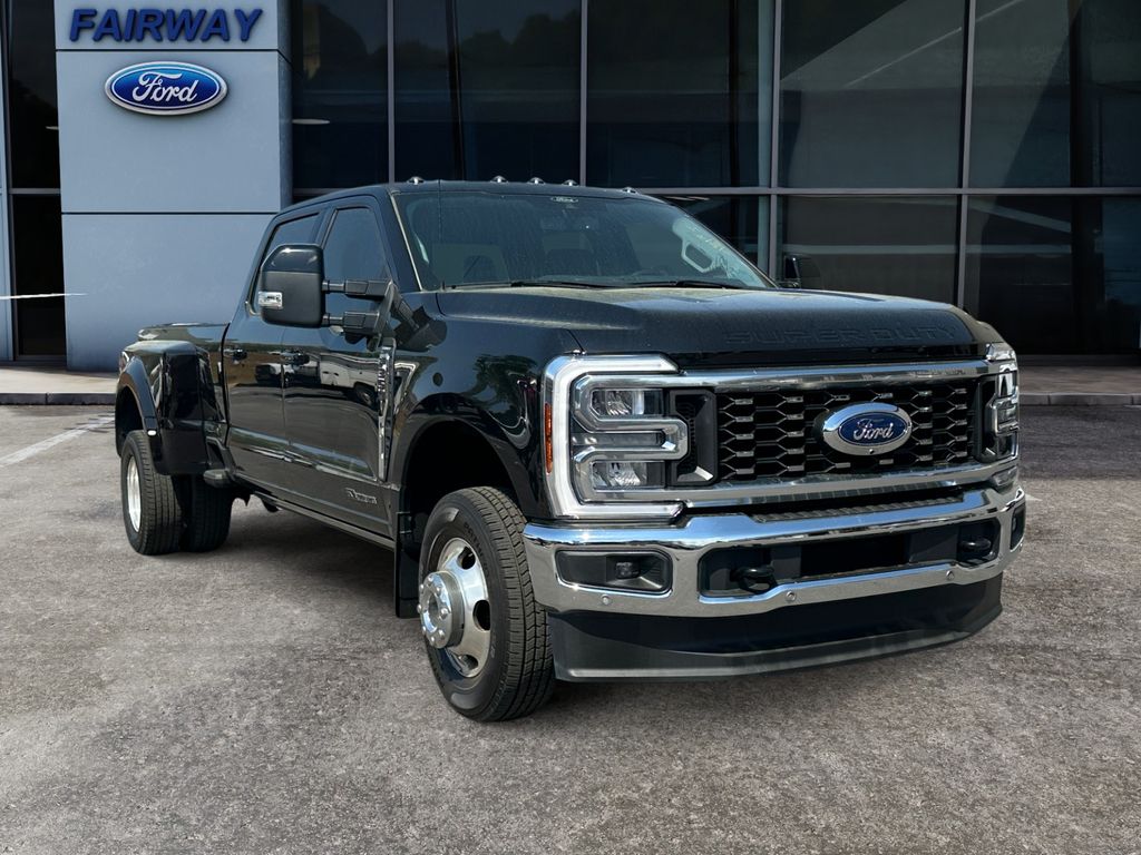 2024 Ford F-350 photo 2