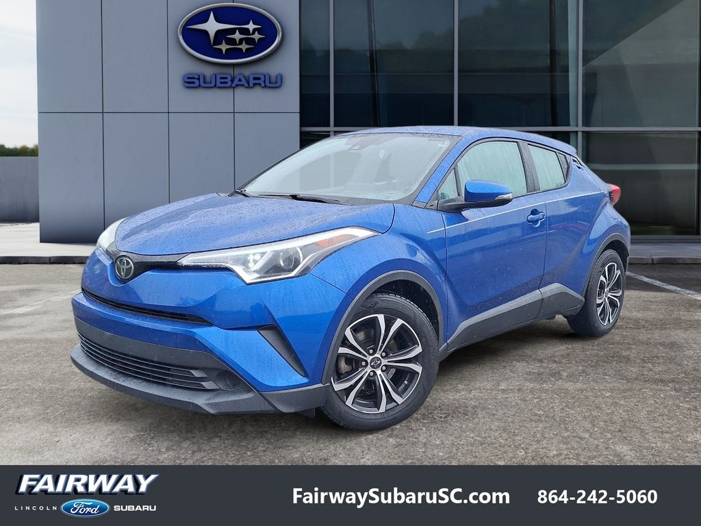 2019 Toyota C-HR LE's photo