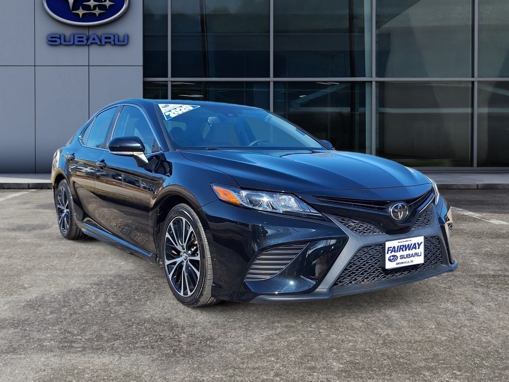 Used 2020 Toyota Camry SE Sedan