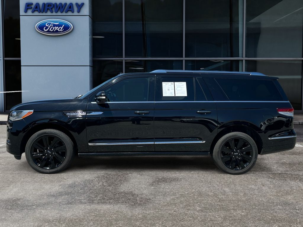 2023 Lincoln Navigator L Reserve photo 6