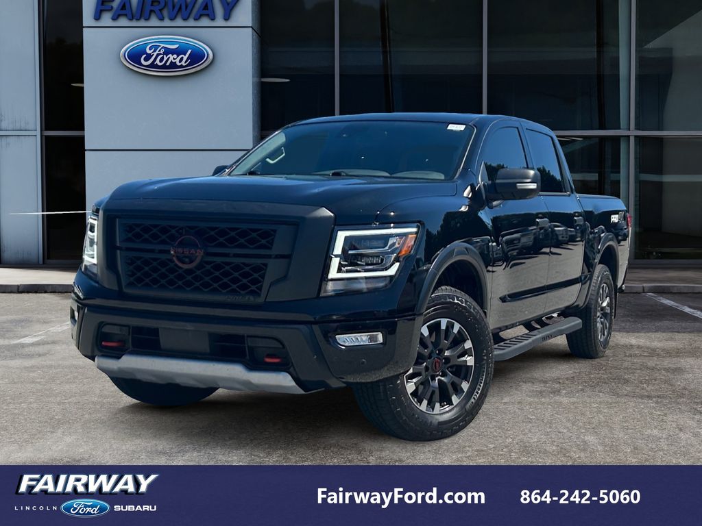 2023 Nissan Titan PRO-4X 4X4 Crew Cab's photo