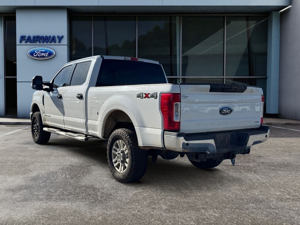 Used 2017 Ford F-250 XLT Truck Crew Cab