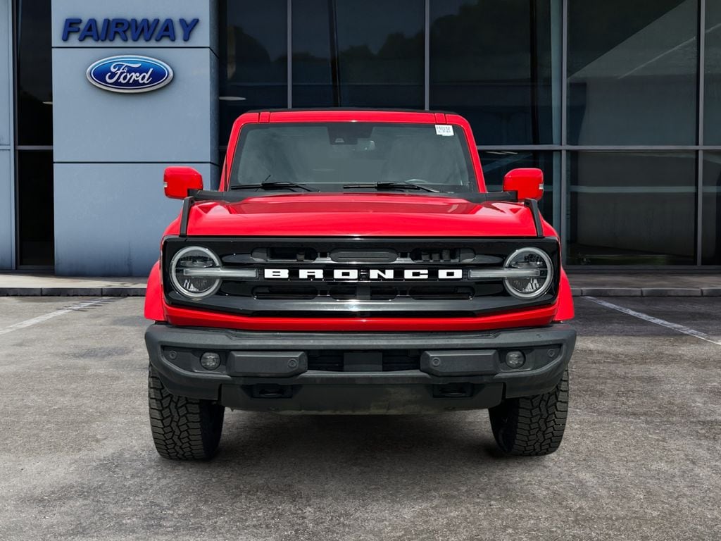 2023 Ford Bronco photo 2