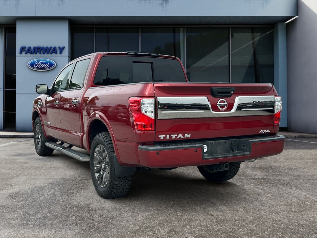 2017 Nissan Titan Platinum Reserve photo 6