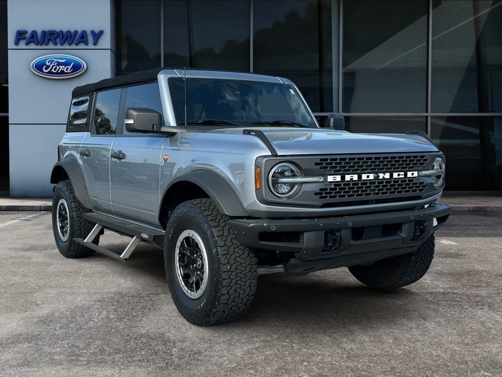 2021 Ford Bronco photo 2