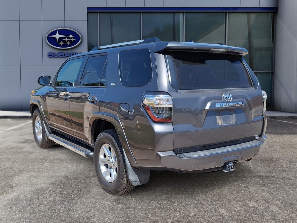 2019 Toyota 4Runner SR5 photo 4