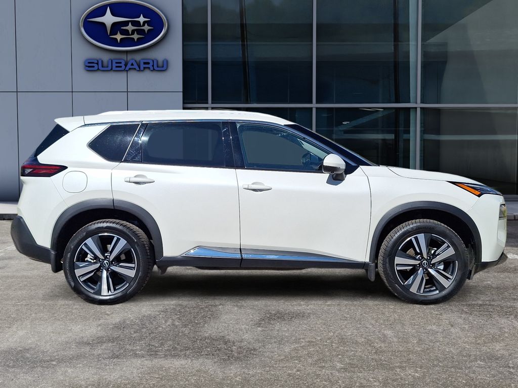 2023 Nissan Rogue SL photo 3