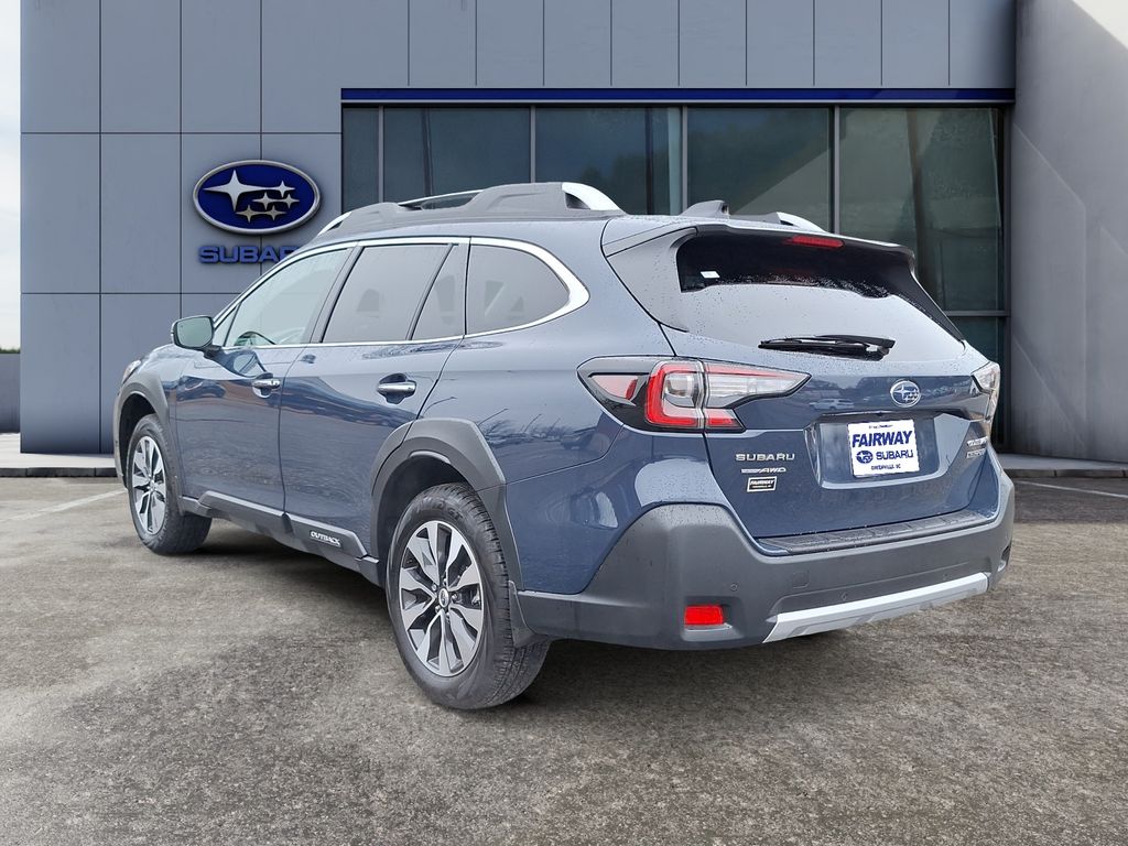 2025 Subaru Outback Touring XT photo 3