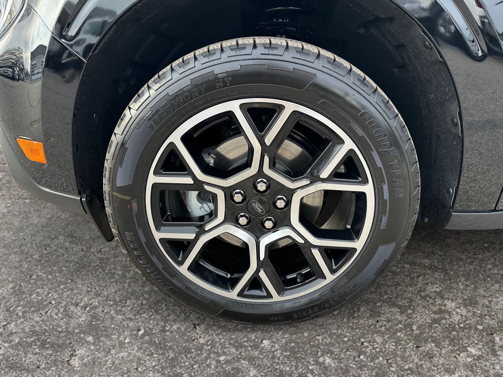 2025 Ford Maverick Lariat photo 3