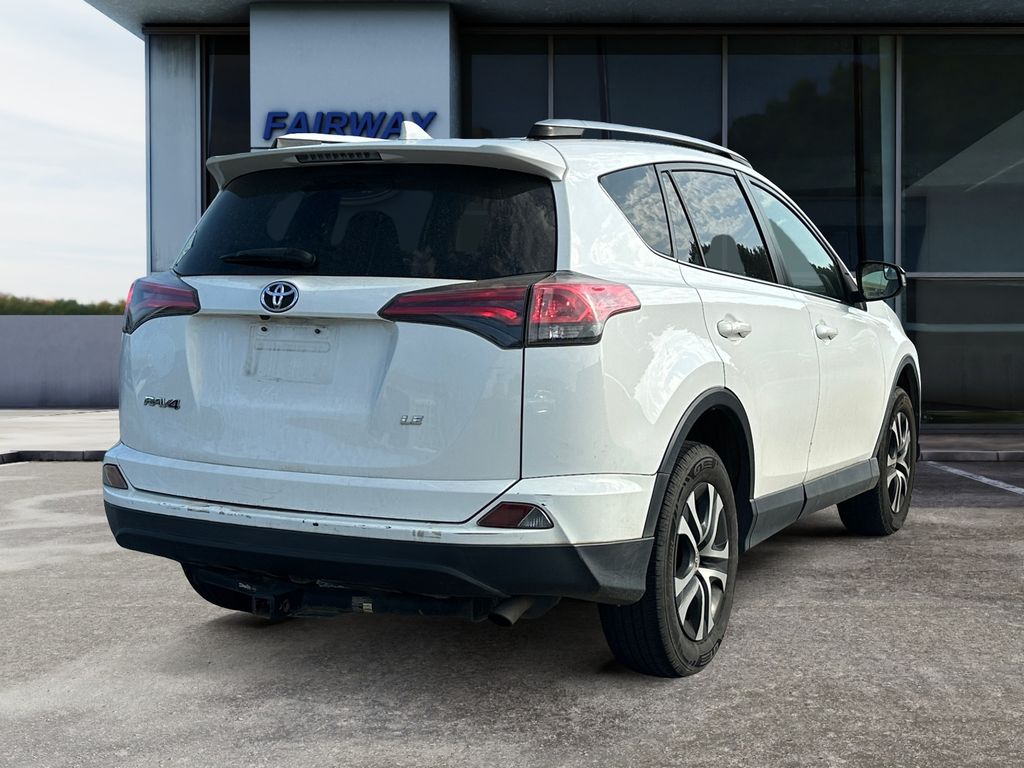 2016 Toyota RAV4 photo 6