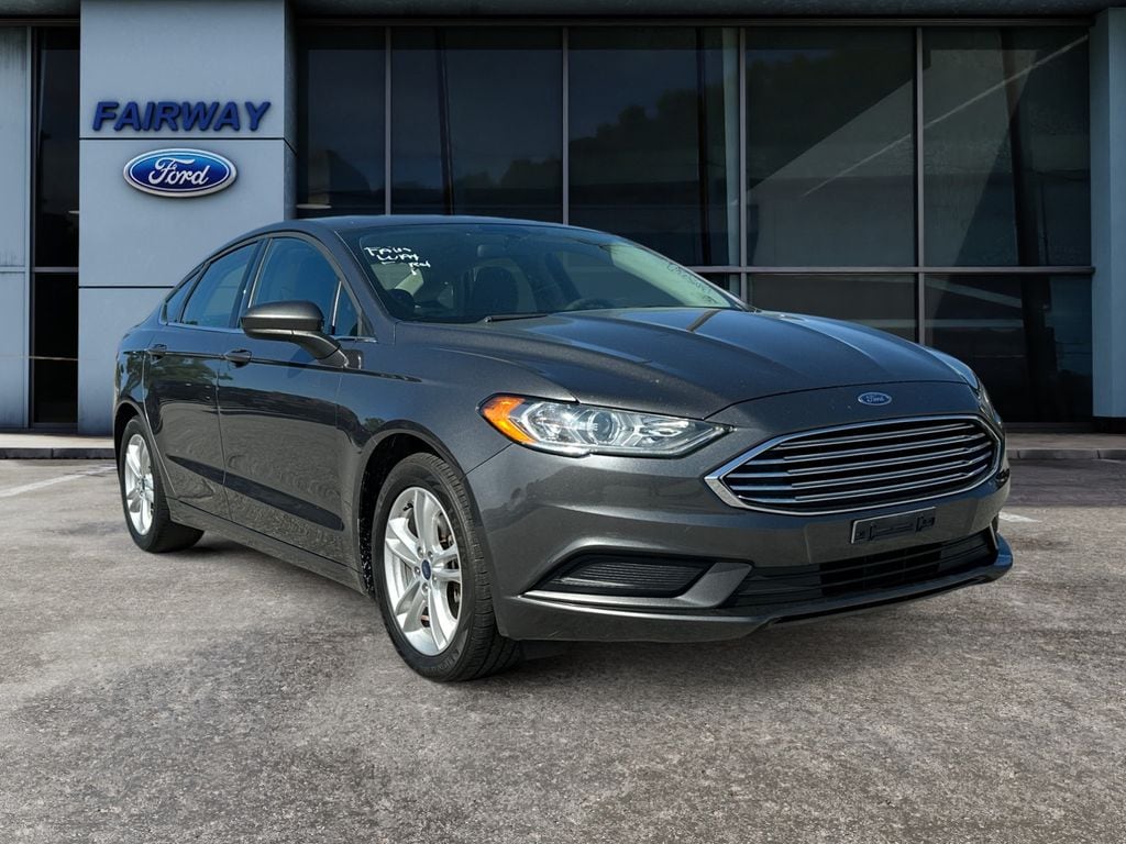 2018 Ford Fusion SE photo 2