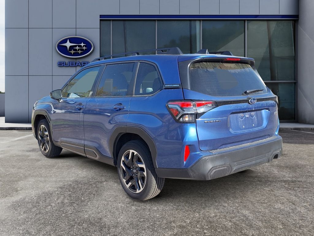 2025 Subaru Forester Limited Hybrid photo 4