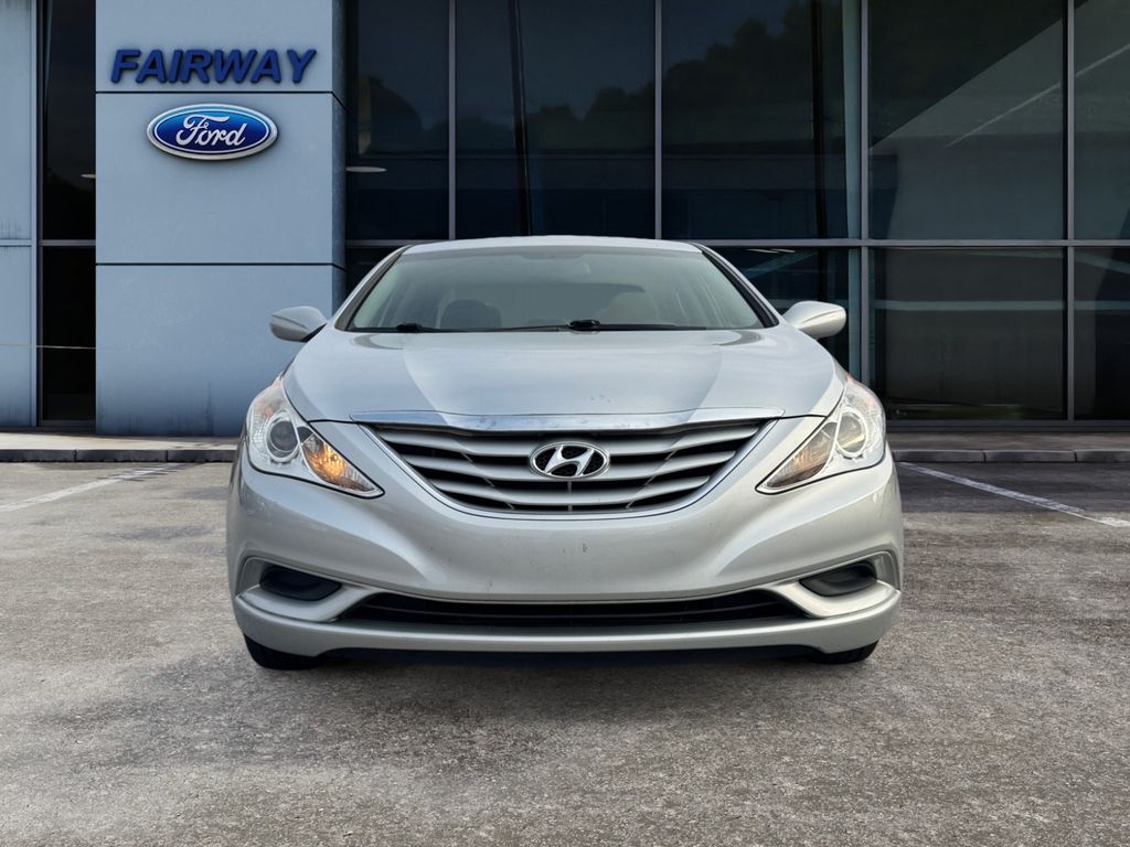 2013 Hyundai Sonata GLS photo 2
