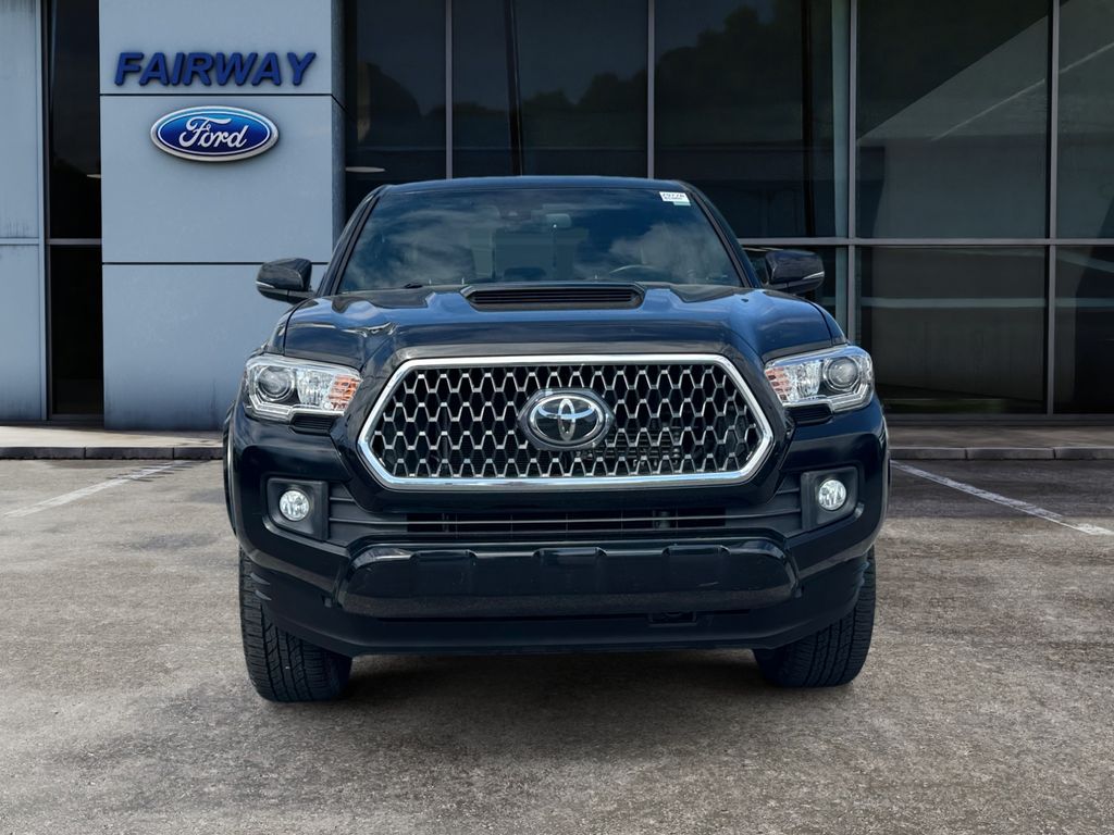 2019 Toyota Tacoma TRD Sport V6 photo 2