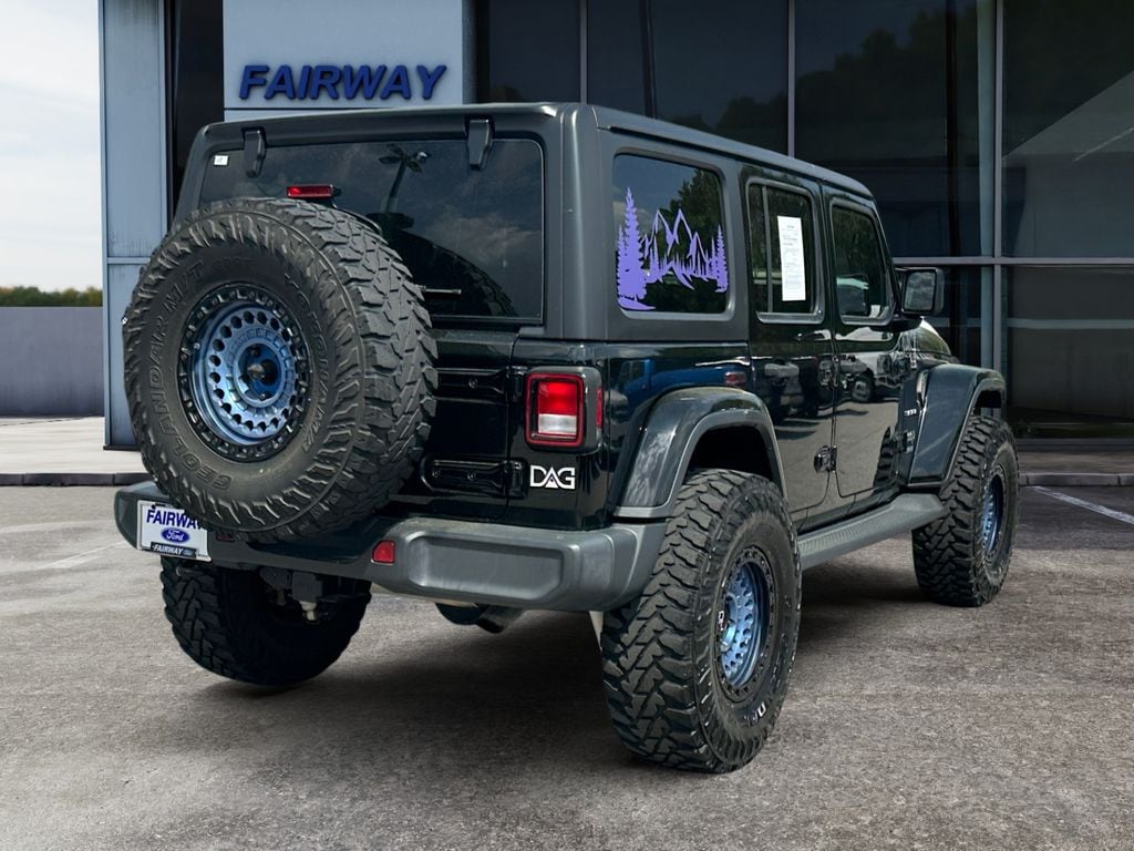 2020 Jeep Wrangler Unlimited Sahara photo 6