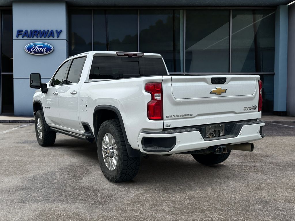 2023 Chevrolet Silverado 2500 HD High Country photo 4