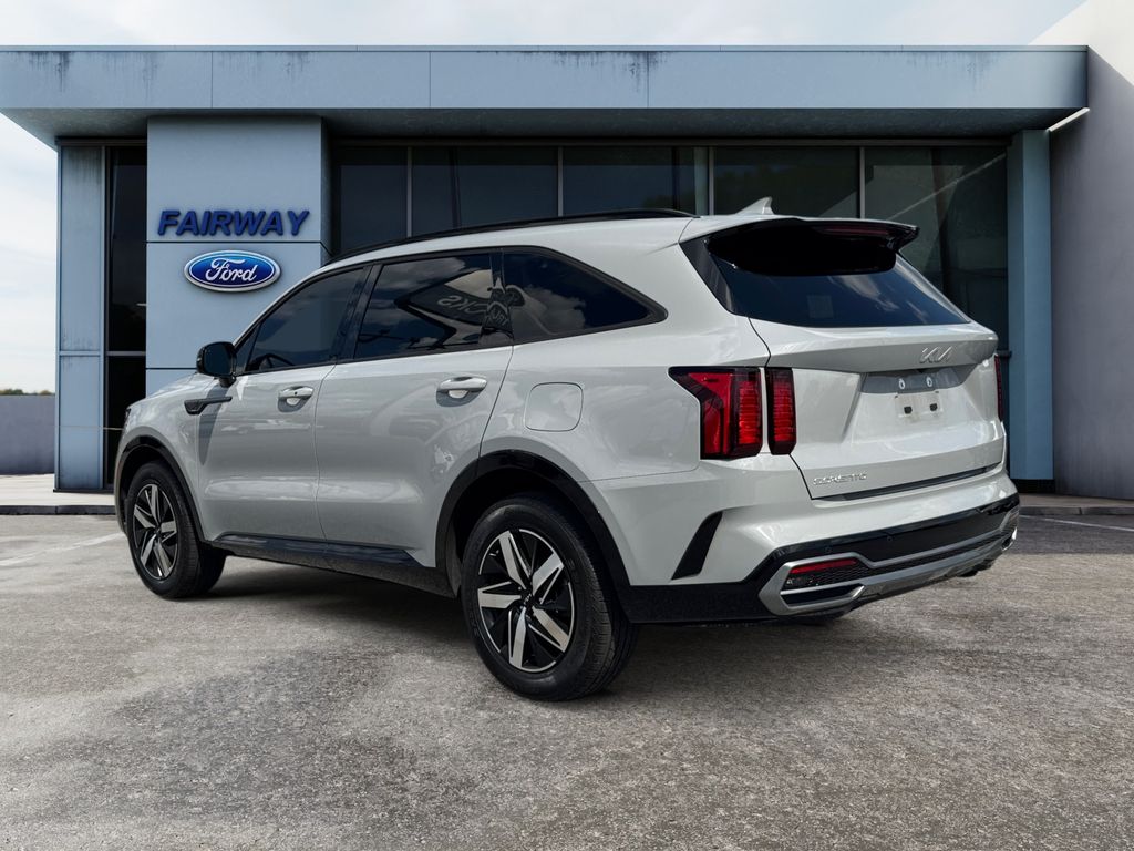 2023 Kia Sorento EX photo 2