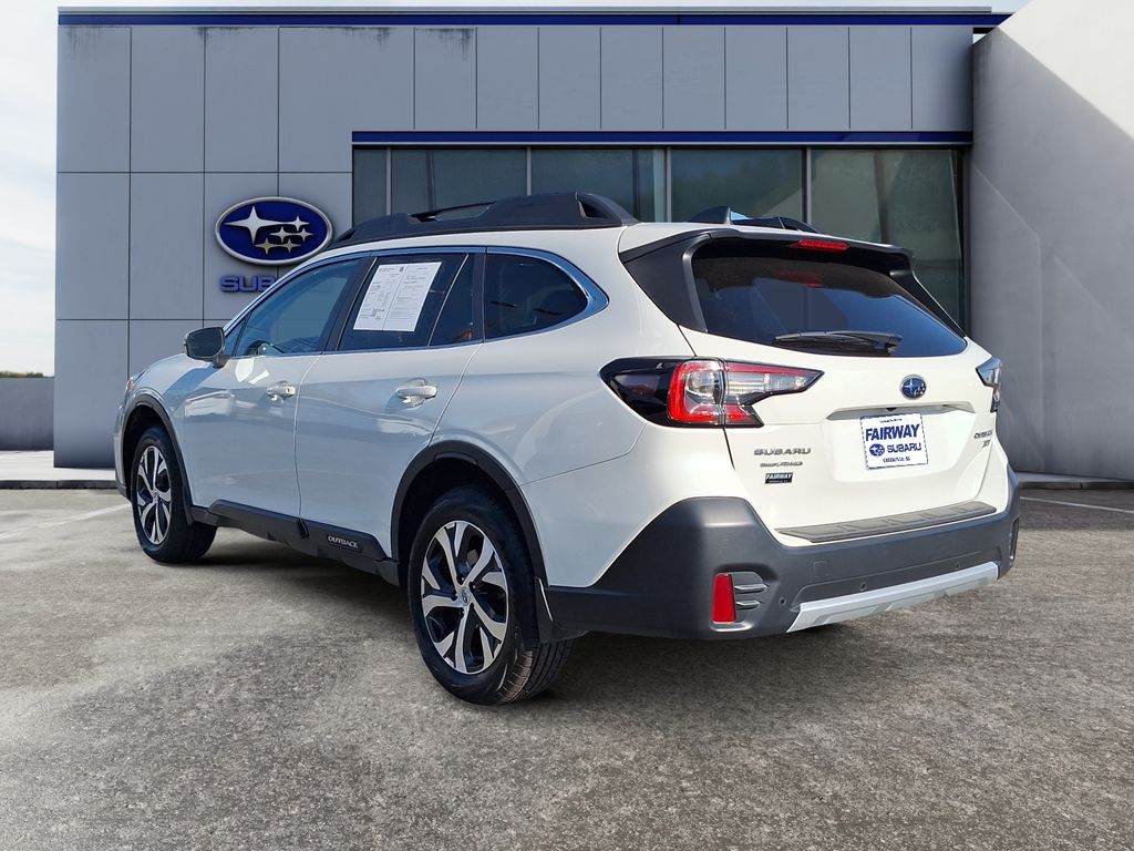 2022 Subaru Outback Limited XT photo 4