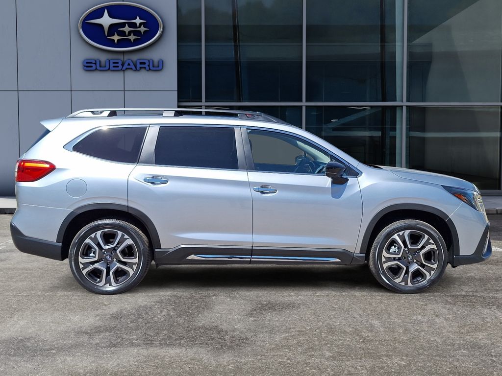 2025 Subaru Ascent Touring 7-Passenger photo 3
