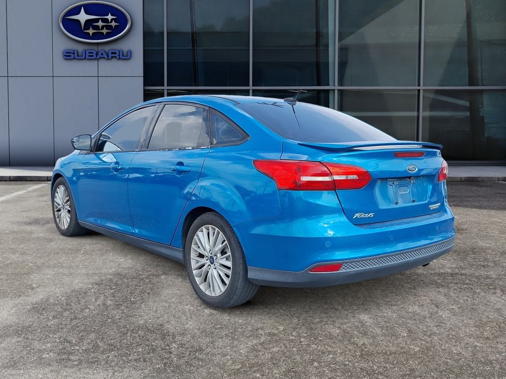 2015 Ford Focus Titanium Sedan photo 4