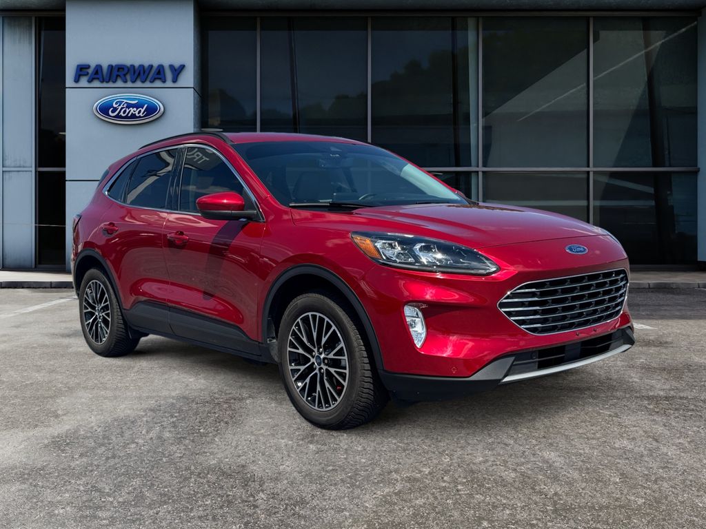 2022 Ford Escape Titanium photo 3