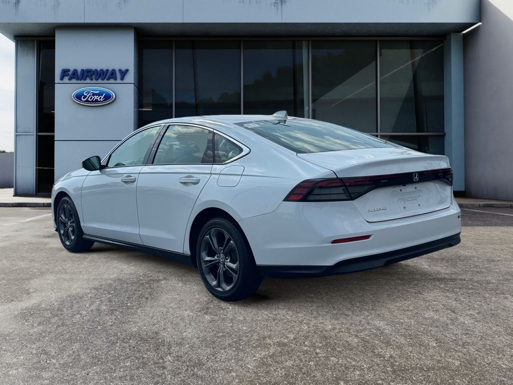 2023 Honda Accord EX photo 4