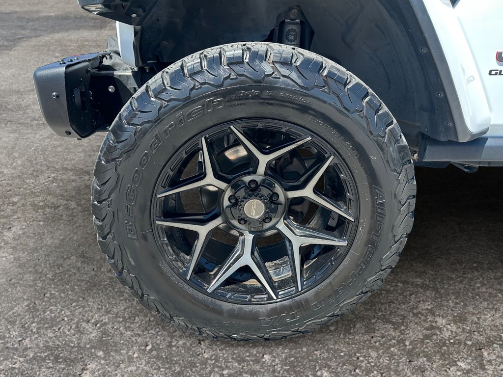 2020 Jeep Gladiator Rubicon photo 3