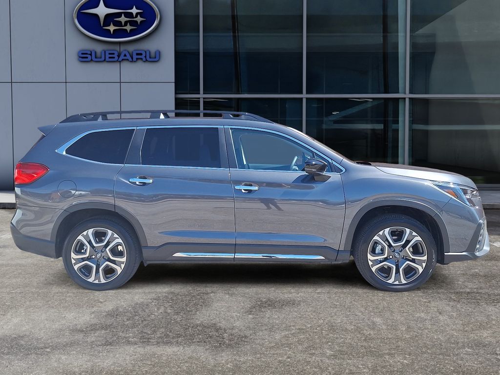 2025 Subaru Ascent Touring 7-Passenger photo 3